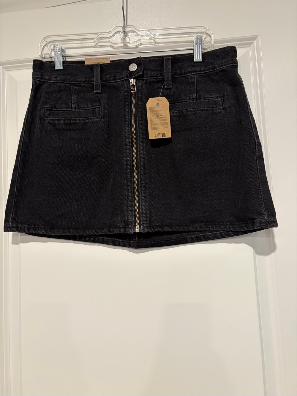 Levi’s Icon Black Front-Zip Denim Mini Skirt